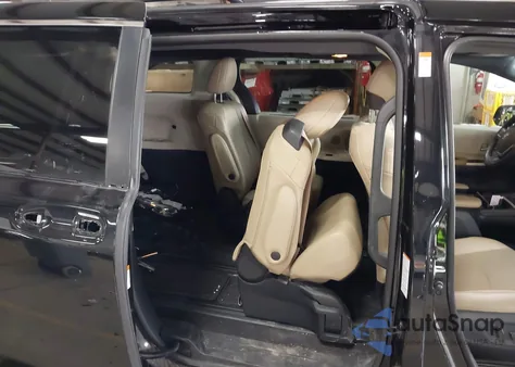 2021 Toyota Sienna Xle из США, поврежденный, VIN 5TDJSKFC8MS020253